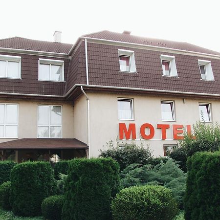 Panama Motel セーケシュフェヘールヴァール エクステリア 写真